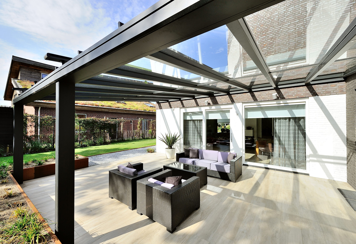 Pergola cu acoperiș de sticla